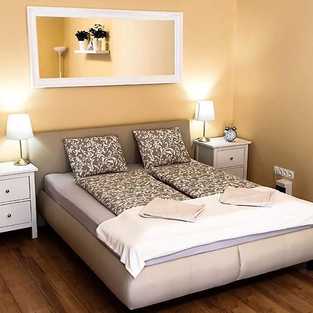 דירות בודפשט Corvin City Center Kisfaludy Apartman מראה חיצוני תמונה