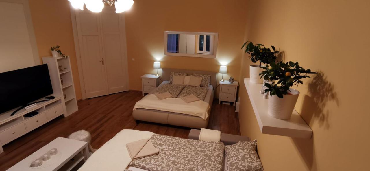 דירות בודפשט Corvin City Center Kisfaludy Apartman מראה חיצוני תמונה