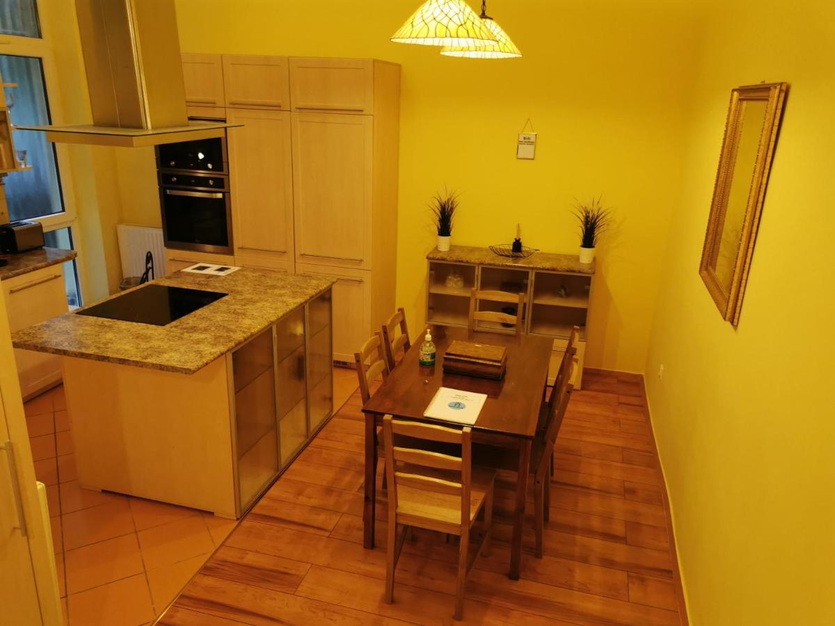דירות בודפשט Corvin City Center Kisfaludy Apartman מראה חיצוני תמונה