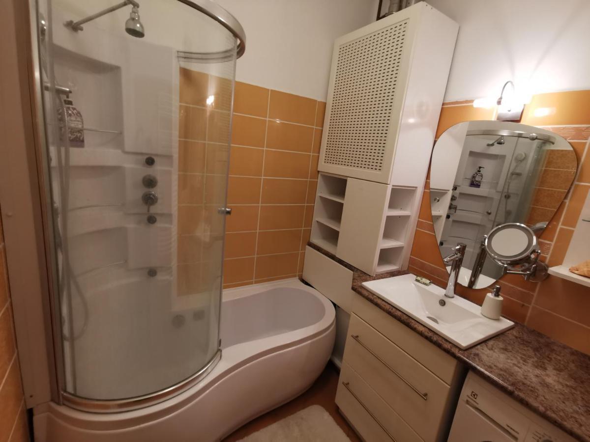דירות בודפשט Corvin City Center Kisfaludy Apartman מראה חיצוני תמונה
